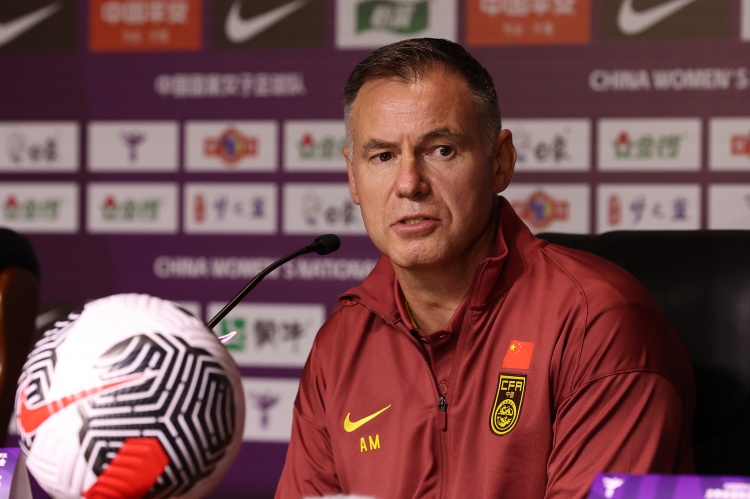 篮球直播平台-马德兴：中国女足不换帅因不想担责，亚洲杯不出惨案是现实目标