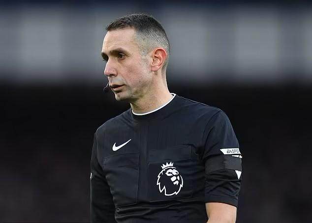 足球直播平台-英问题裁判又添涉赌新罪名 本人申辩：只是开玩笑！