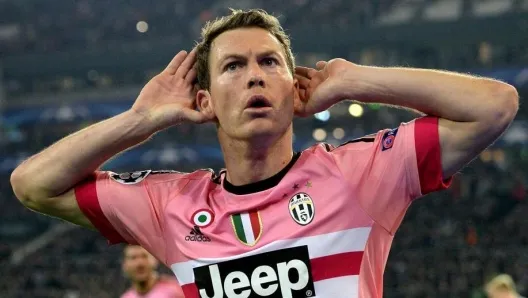 开云登录入口-利希施泰纳：皮尔洛的纪律性让我惊讶，他场上从不吝惜跑动