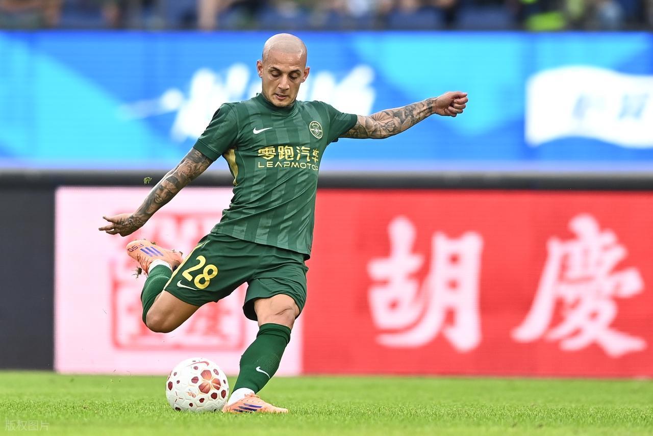 篮球直播平台-浙江绿城想拿三连胜？关键人物不是米特里策，而是罗斯-阿洛伊西